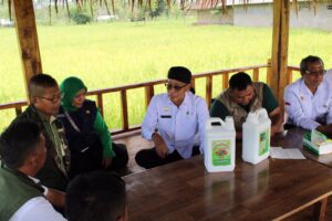 Kepala BPPSDMP Dedi Nursyamsi Bersama Para Penyuluh Pertanian