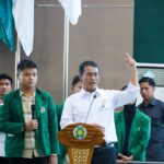 Mentan Amran Respon Aspirasi Mahasiswa: Bantu Mahasiswa Penjual Mochi dan Langsung Tindak Laporan Pupuk